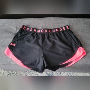 LG Women's Black and Pink Under Armour Play Up 3.0